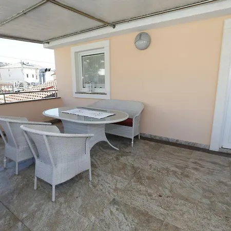 Apartment Bojan With Terrace And Sea View