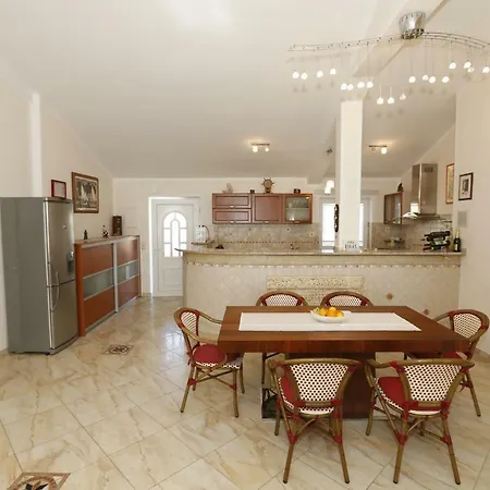 Bojan With Terrace And Sea View Apartment
