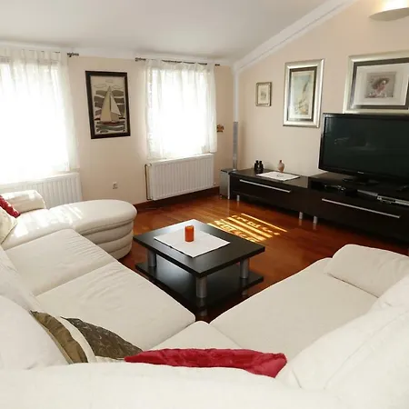 Apartment Bojan With Terrace And Sea View Baska (Krk)