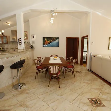 Bojan With Terrace And Sea View Apartament *